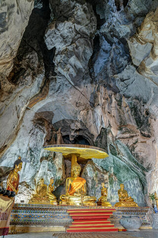 Wat Tham Phra