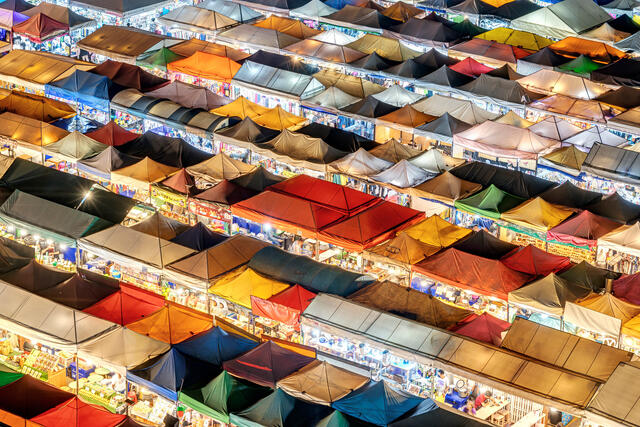 Talat Rotfai Night Market