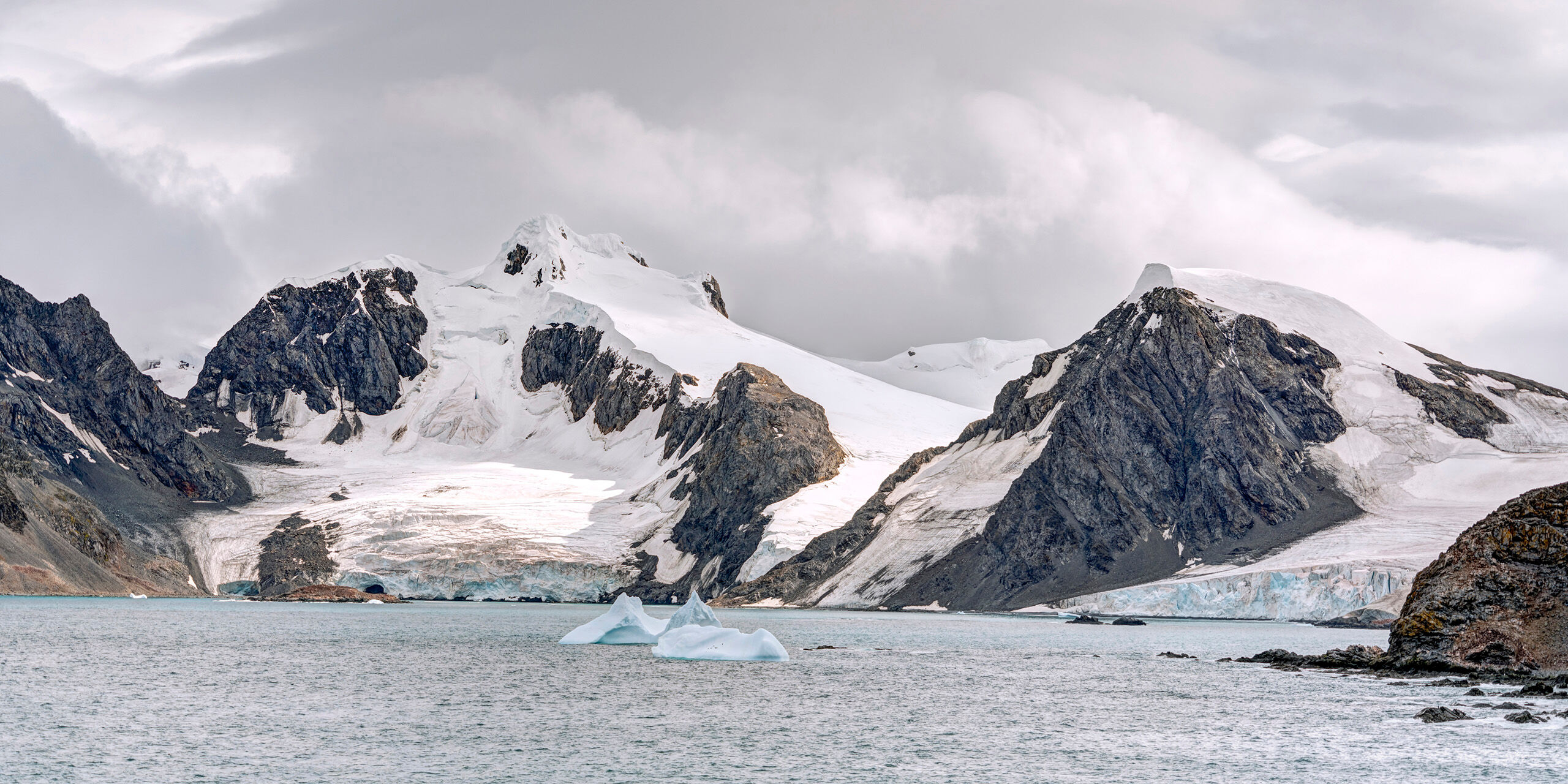 The South Orkneys Antarctica, travel, South Georgia, South Orkney Islands, South Georgia Island, landscape, mountain, mountains, snow, ice, winter, white, blue, iceberg, panorama