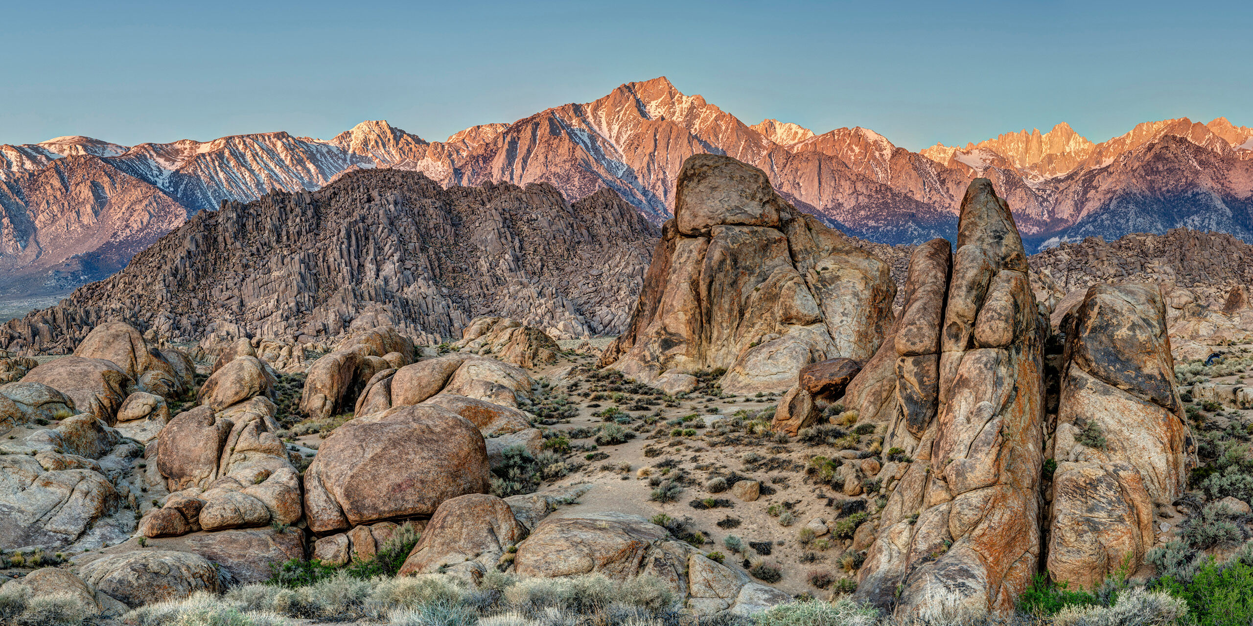 Sunrise in the Alabama Hills The Alabama Hills, which are part of the Bureau of Land Management (BLM) lands, lie just to the east of the southern portion...