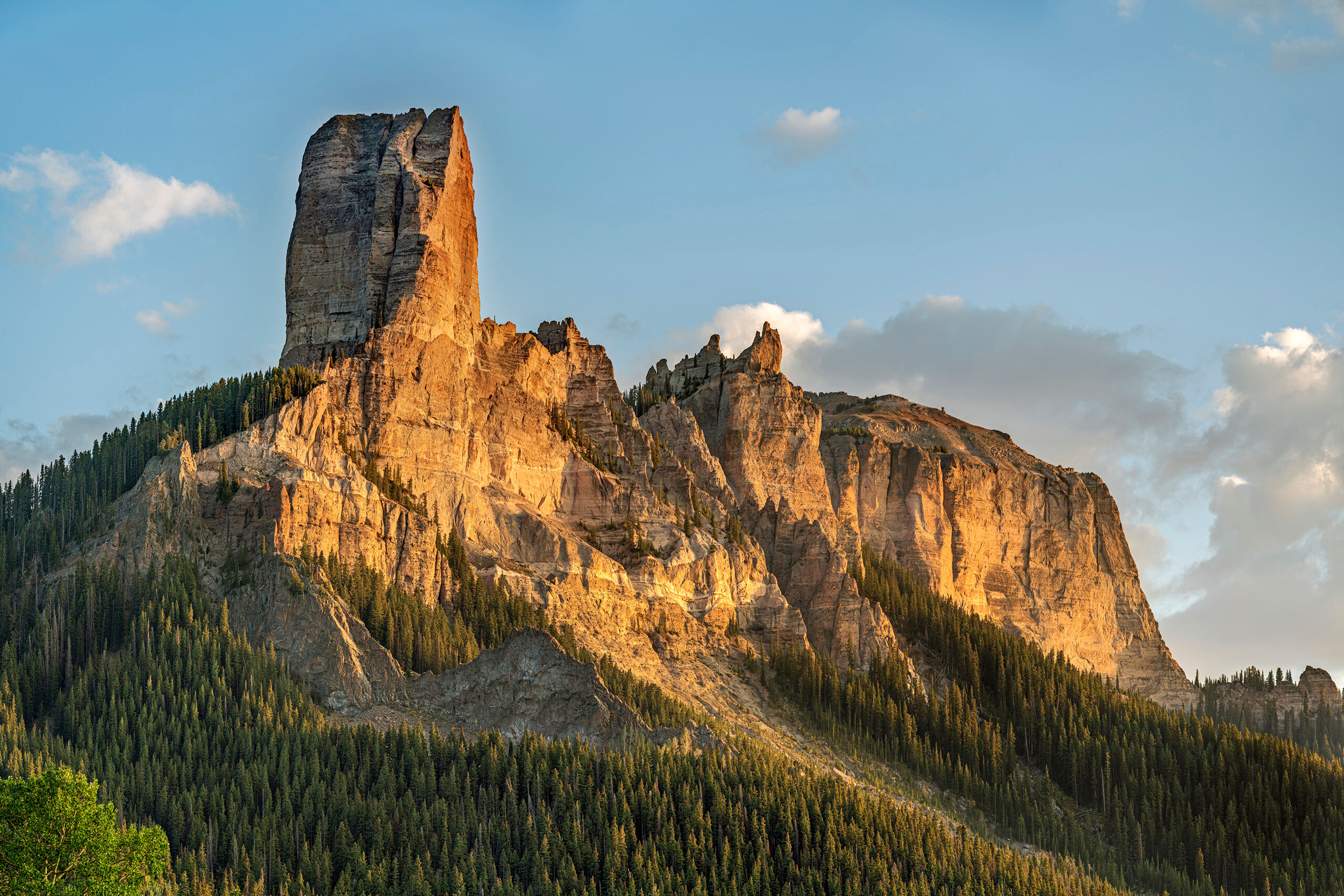 Sunset at Courthouse Mountain Courthouse Mountain, in the Cimarron Range, just east of Ridgway, Colorado, isn't super famous, but it is, in my opinion, one...