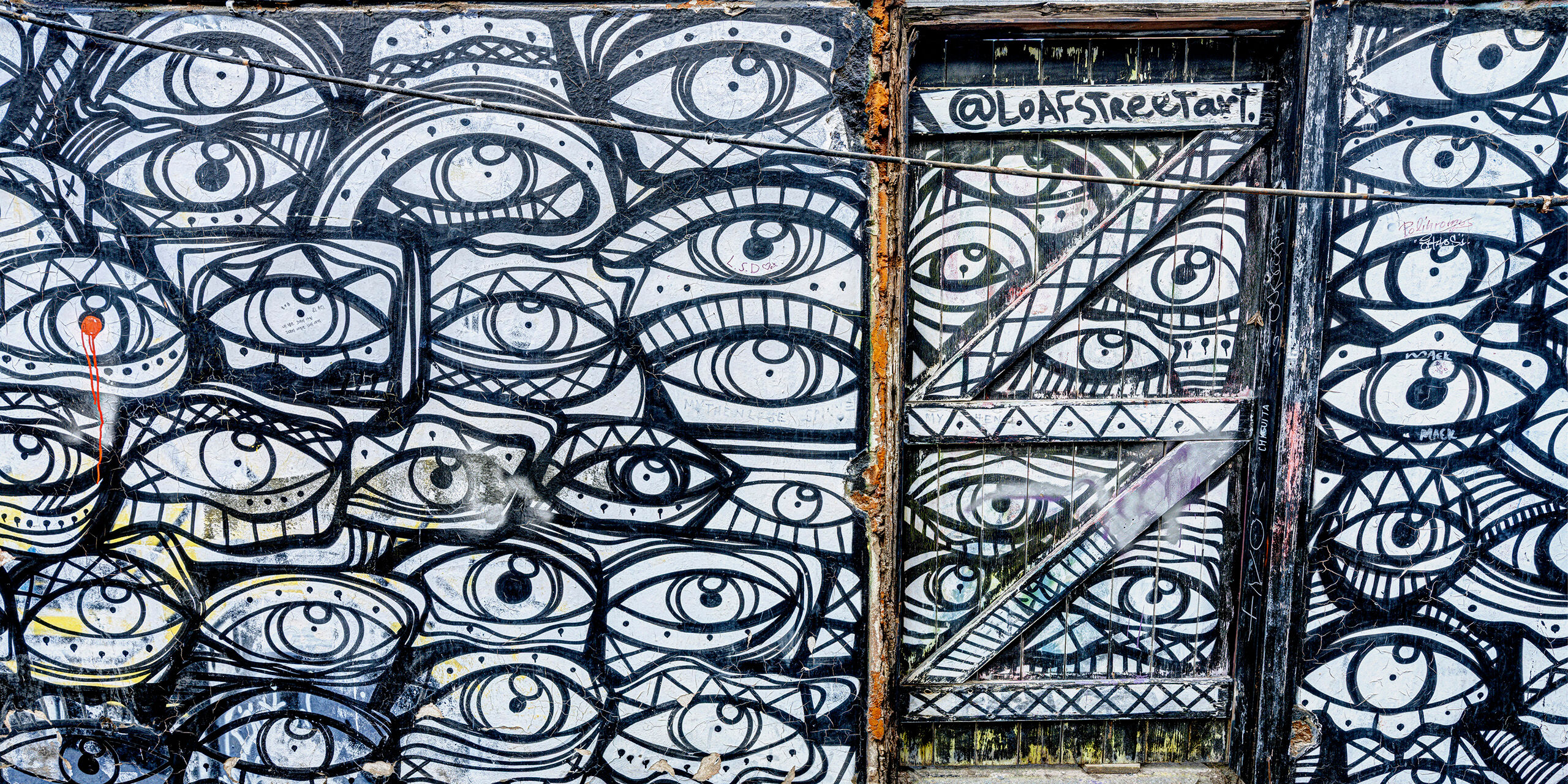 Loaf Street Art I only had a couple days in Athens, but I really enjoyed the city. There's a cute neighborhood right at the base of the Acropolis...