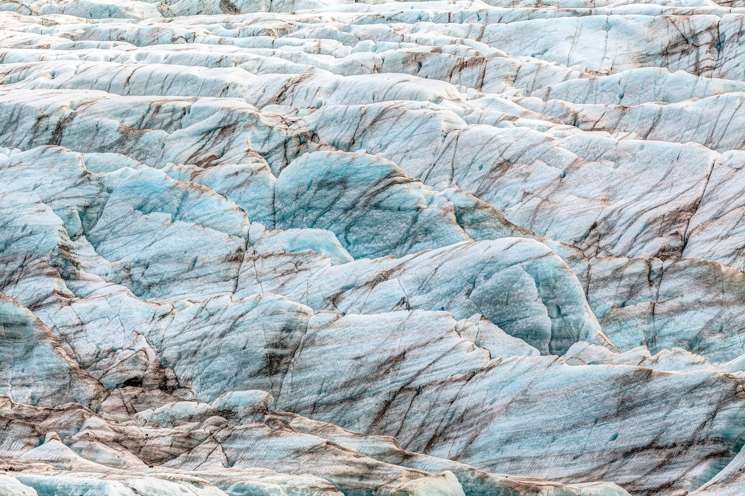 Svinafellsjokull Up Close I had no intention of stopping at Svinafellsjokull Glacier when I drove by it, but I saw a lot of cars turning and figured maybe...