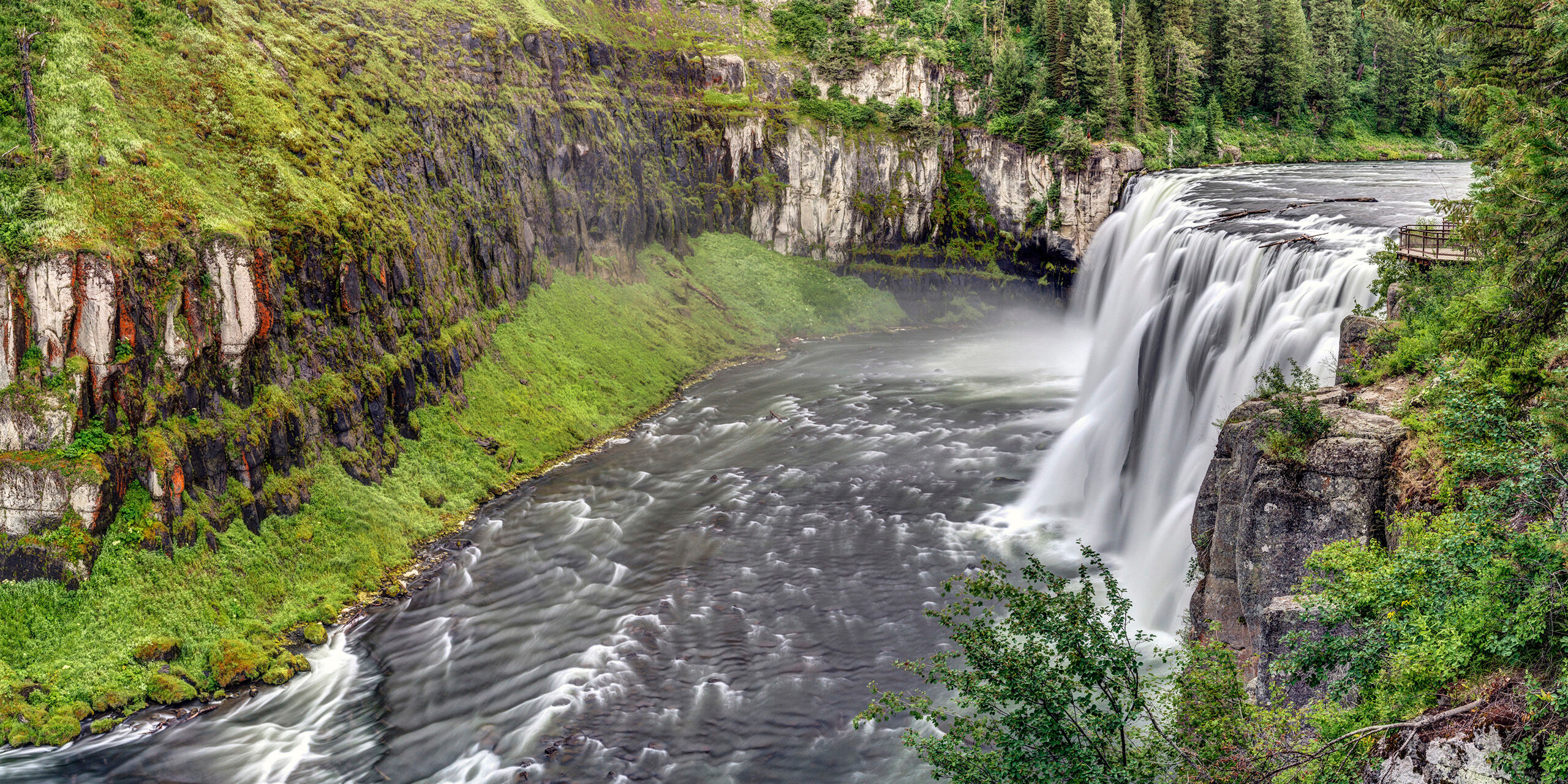 Upper Mesa Falls Upper Mesa Falls, in southern Idaho, is stunning, and, since it is in the middle of nowhere, the crowds tend to be minimal. At...