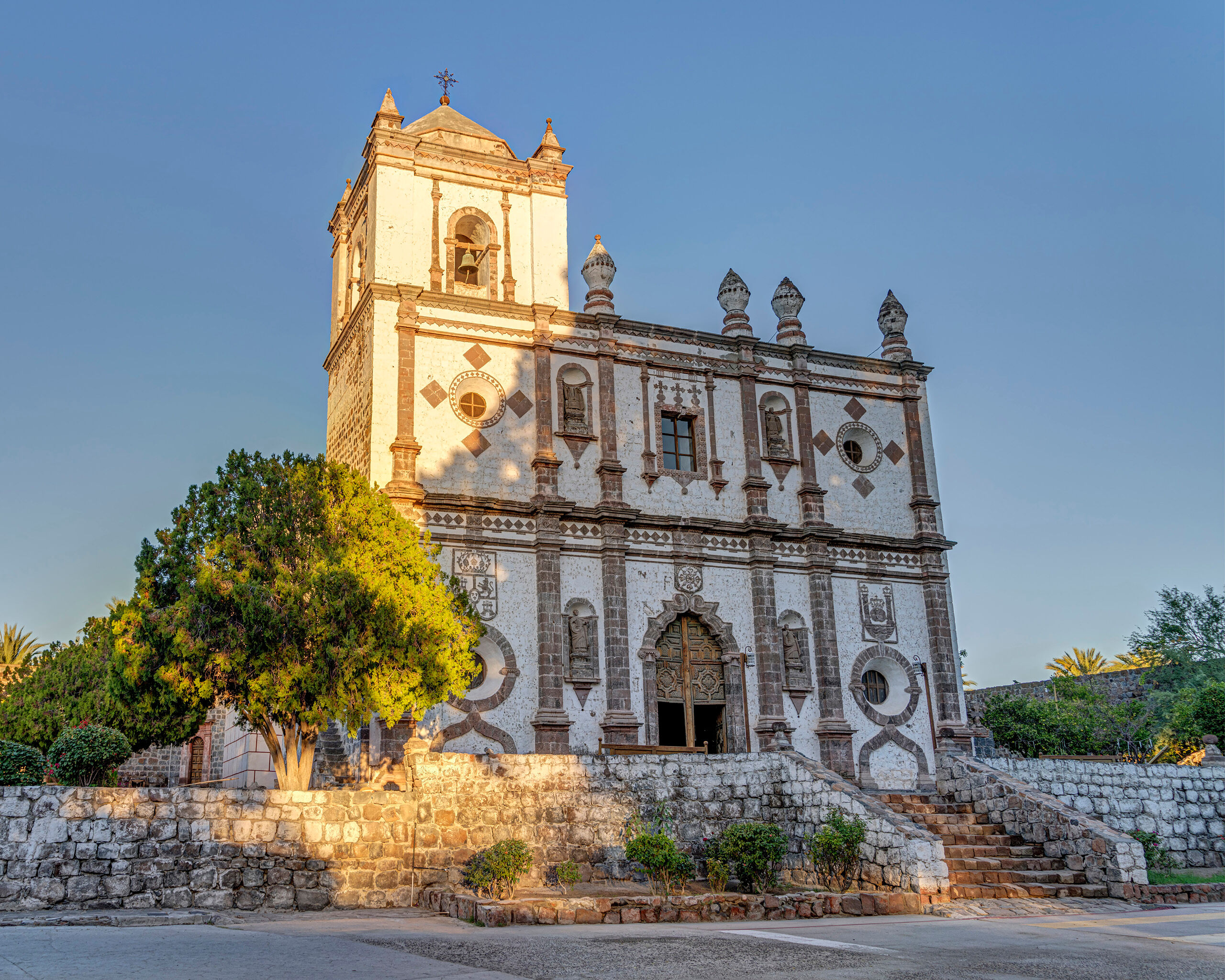 Misión de San Ignacio San Ignacio, in Baja California, Mexico, is one of the most picturesque and charming villages I've ever seen. With a population...