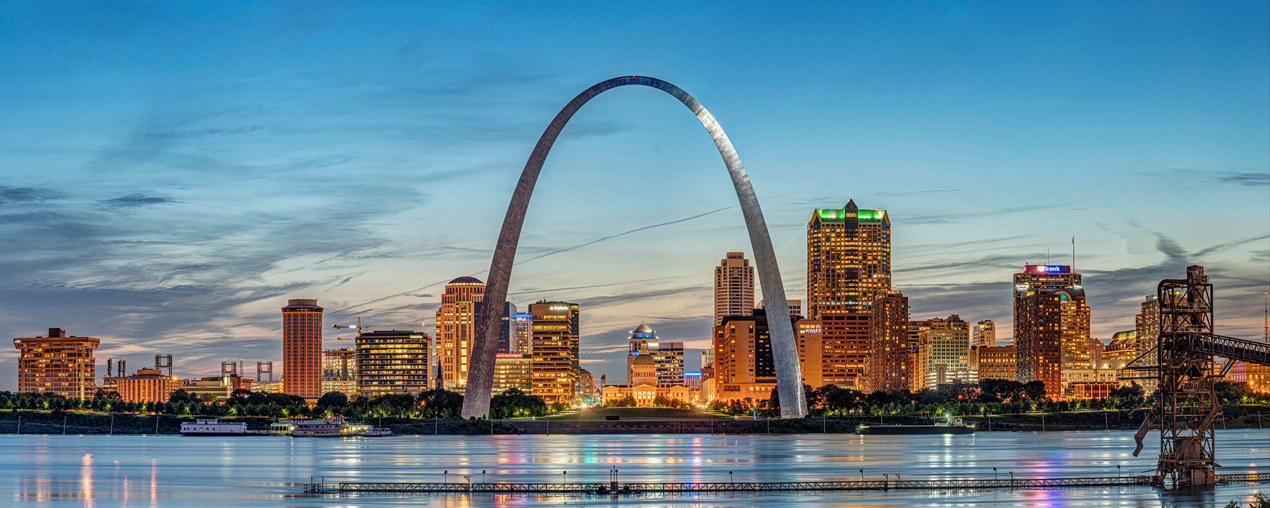 Saint Louis Panorama The defining object of the Saint Louis skyline is without a doubt the 630-foot tall Gateway Arch, which was completed in 1965...