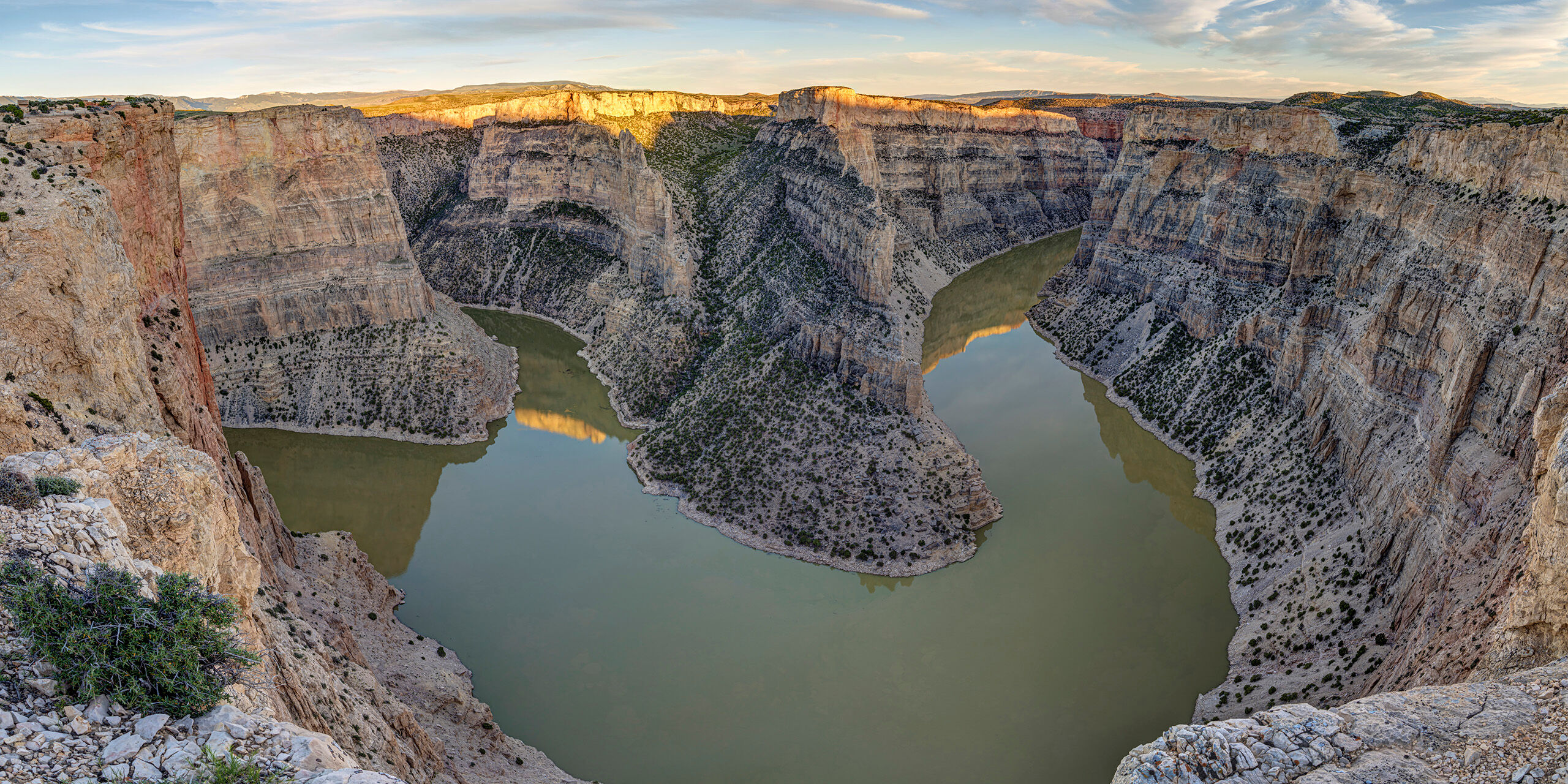 Devil's Canyon During a week between art shows in Wyoming and Montana, I decided to visit a place I'd never been before – Bighorn Canyon...