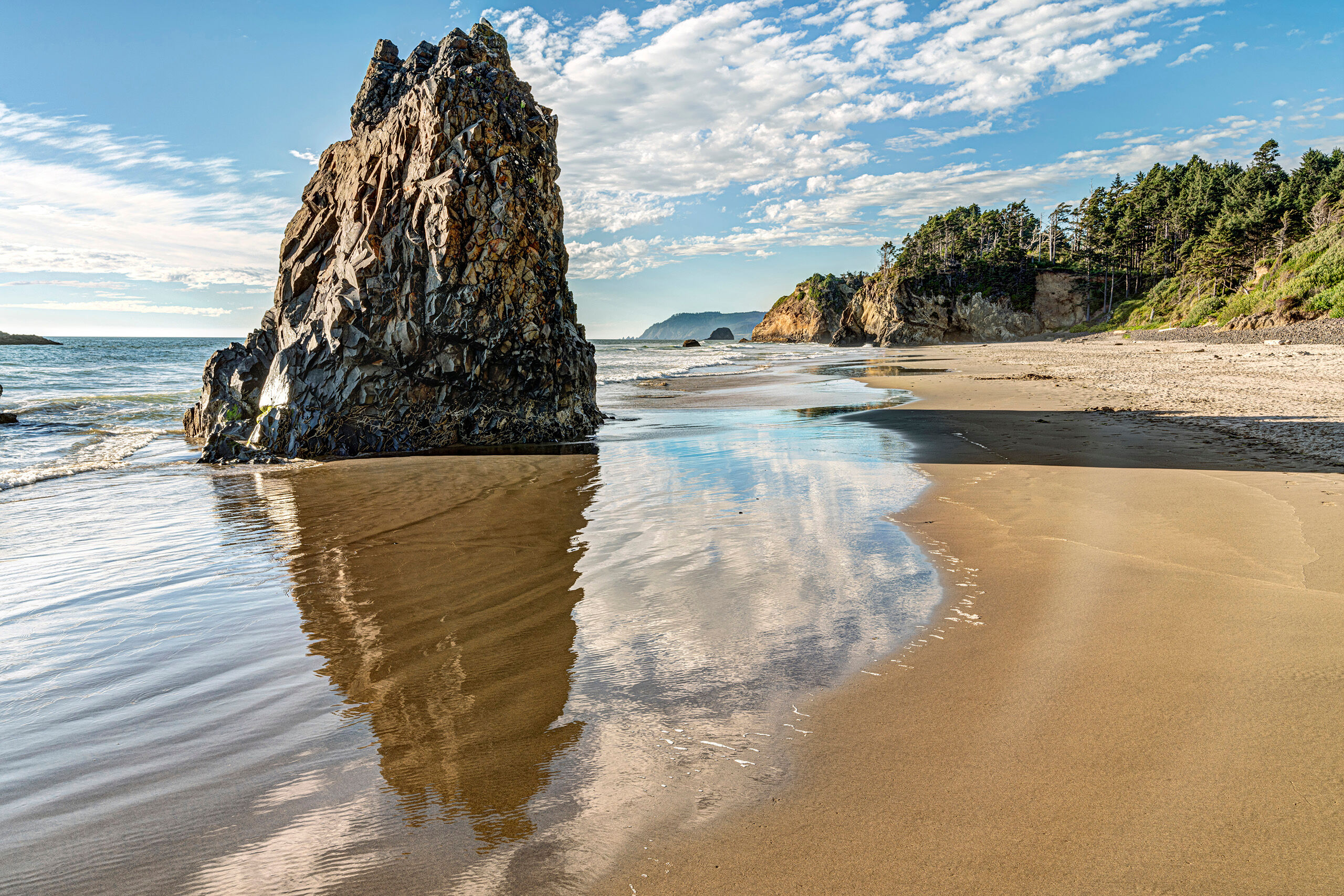 Hug Point Reflection One of the most famous beaches in Oregon is Cannon Beach, but depending on the time of year one visits, it can be an absolute...