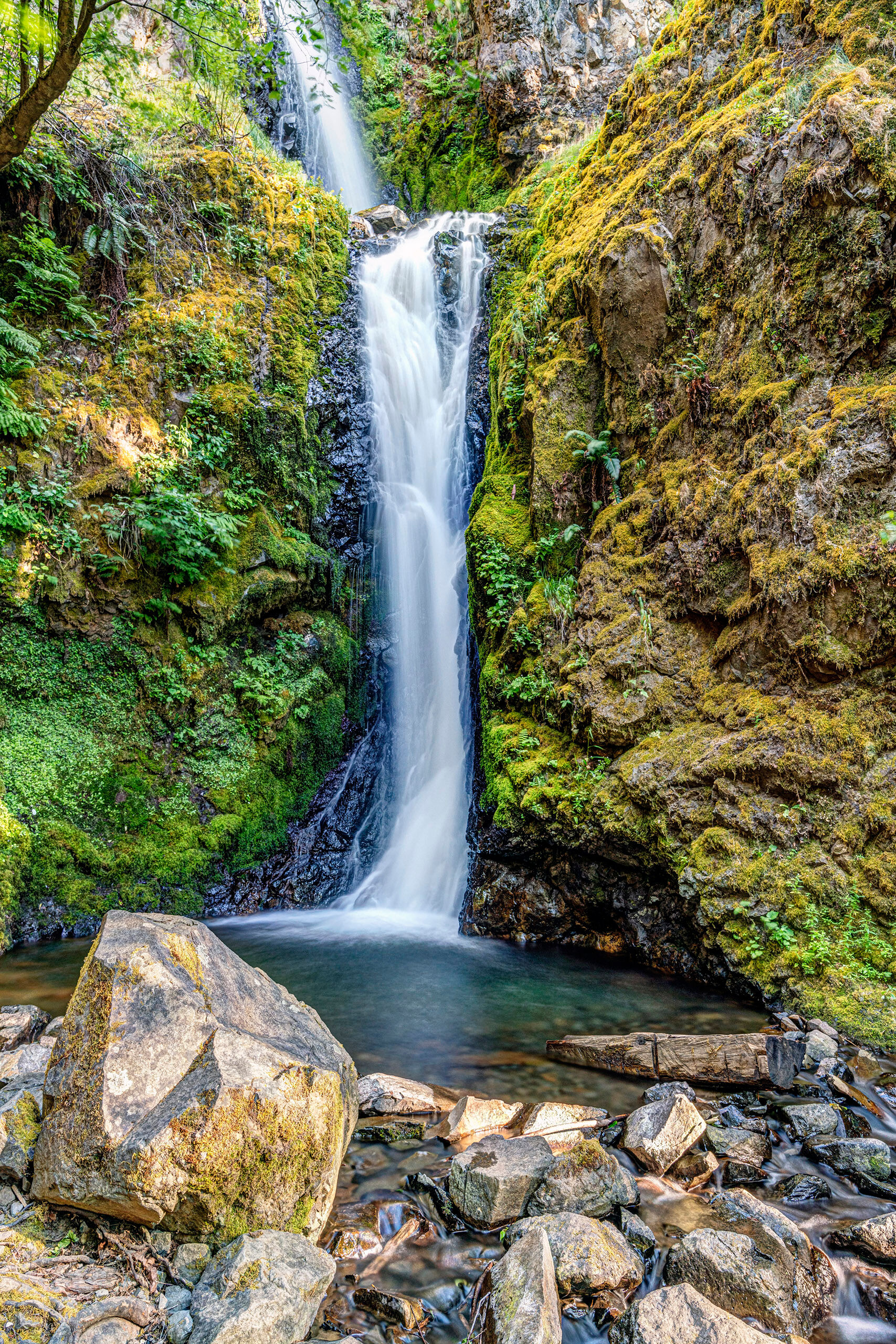 Starvation Creek Falls The Columbia River Gorge, just east of Portland on the Oregon / Washington border, is beautiful, and contains more waterfalls...
