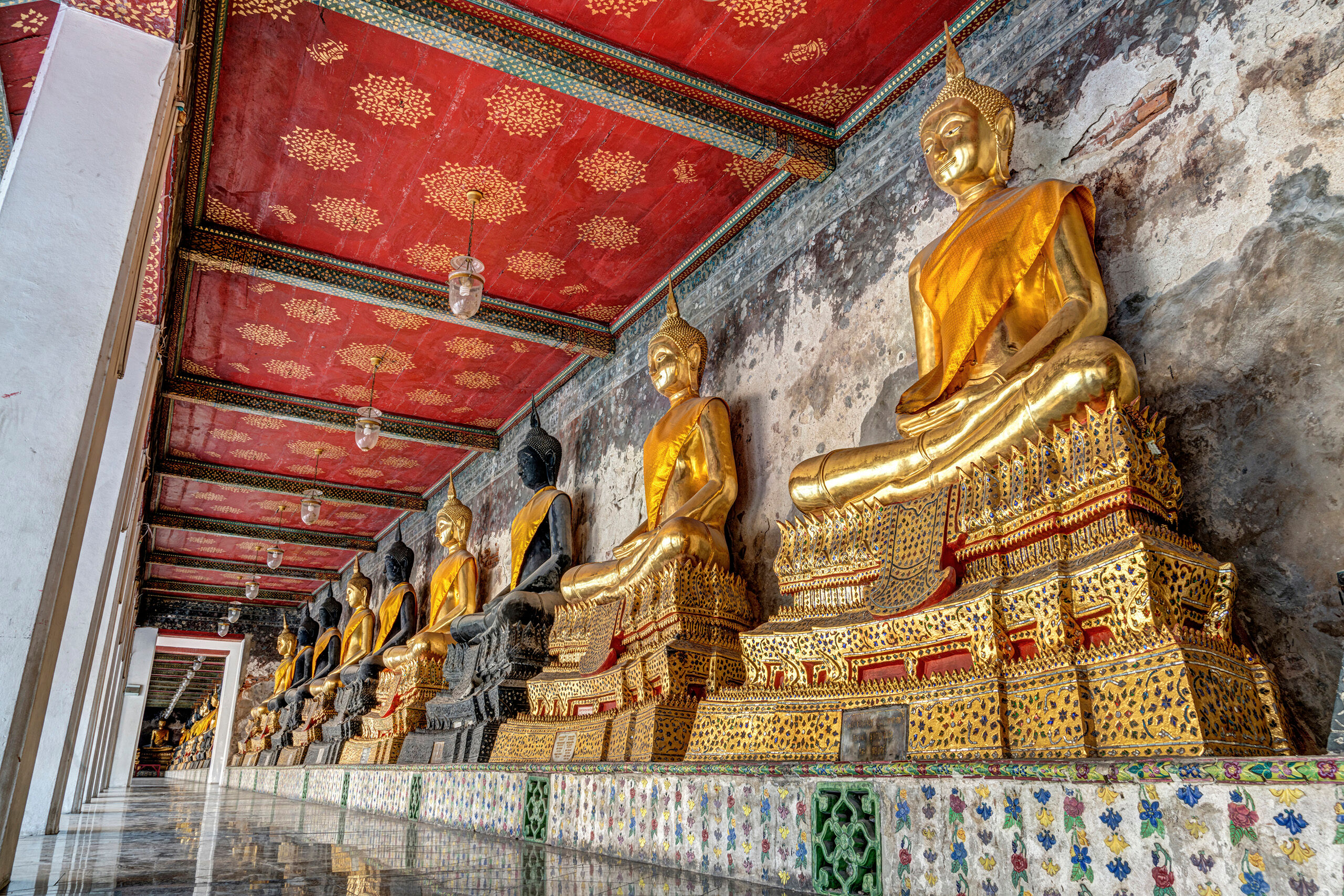 Buddhas at Wat Suthat This is actually the second photo called “Buddhas at Wat Suthat” I've released. I didn't sell any limited editions...