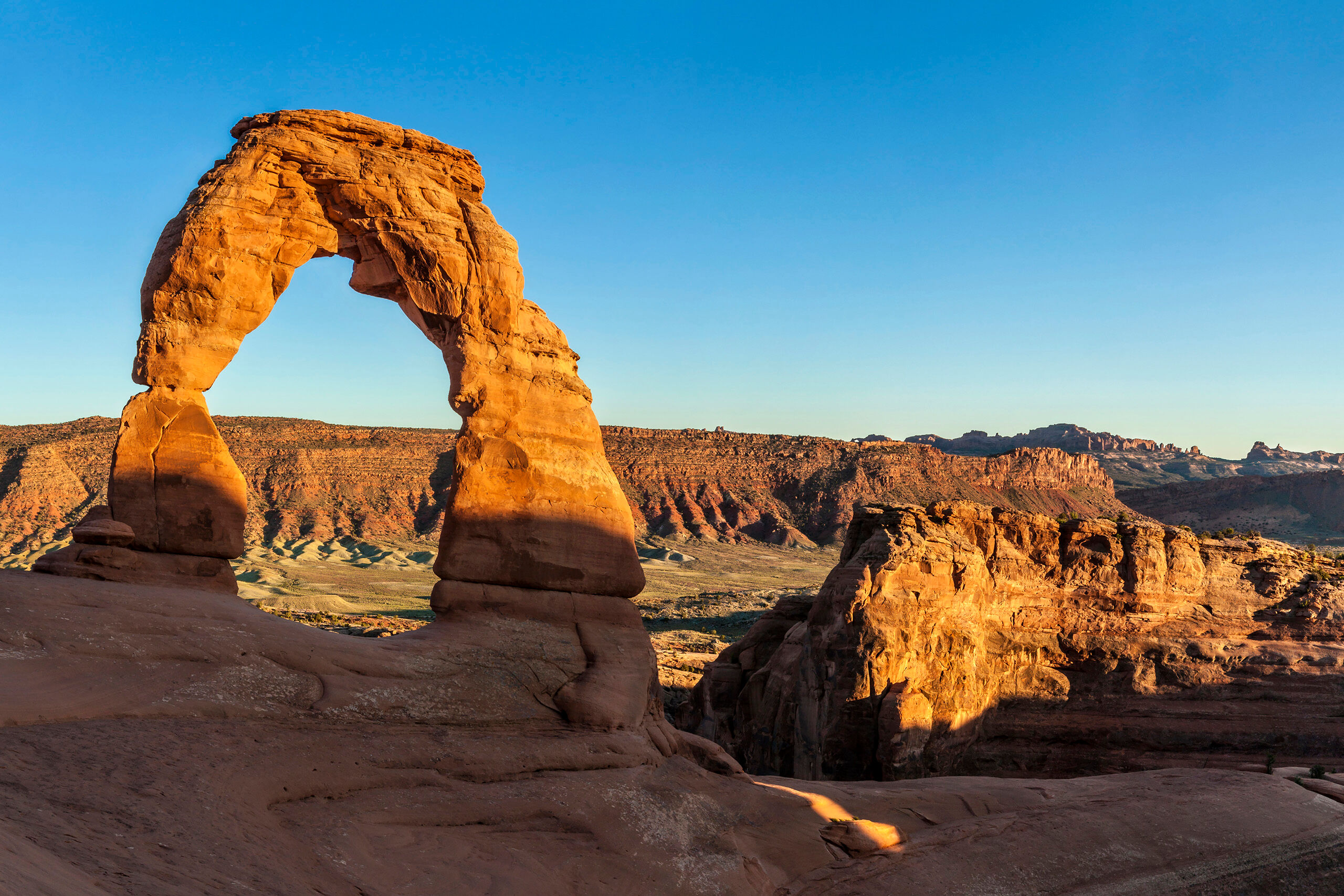 Delicate Arch Delicate Arch, in Arches National Park, just outside Moab, Utah, might be Utah's most famous icon. If you want to view it with...