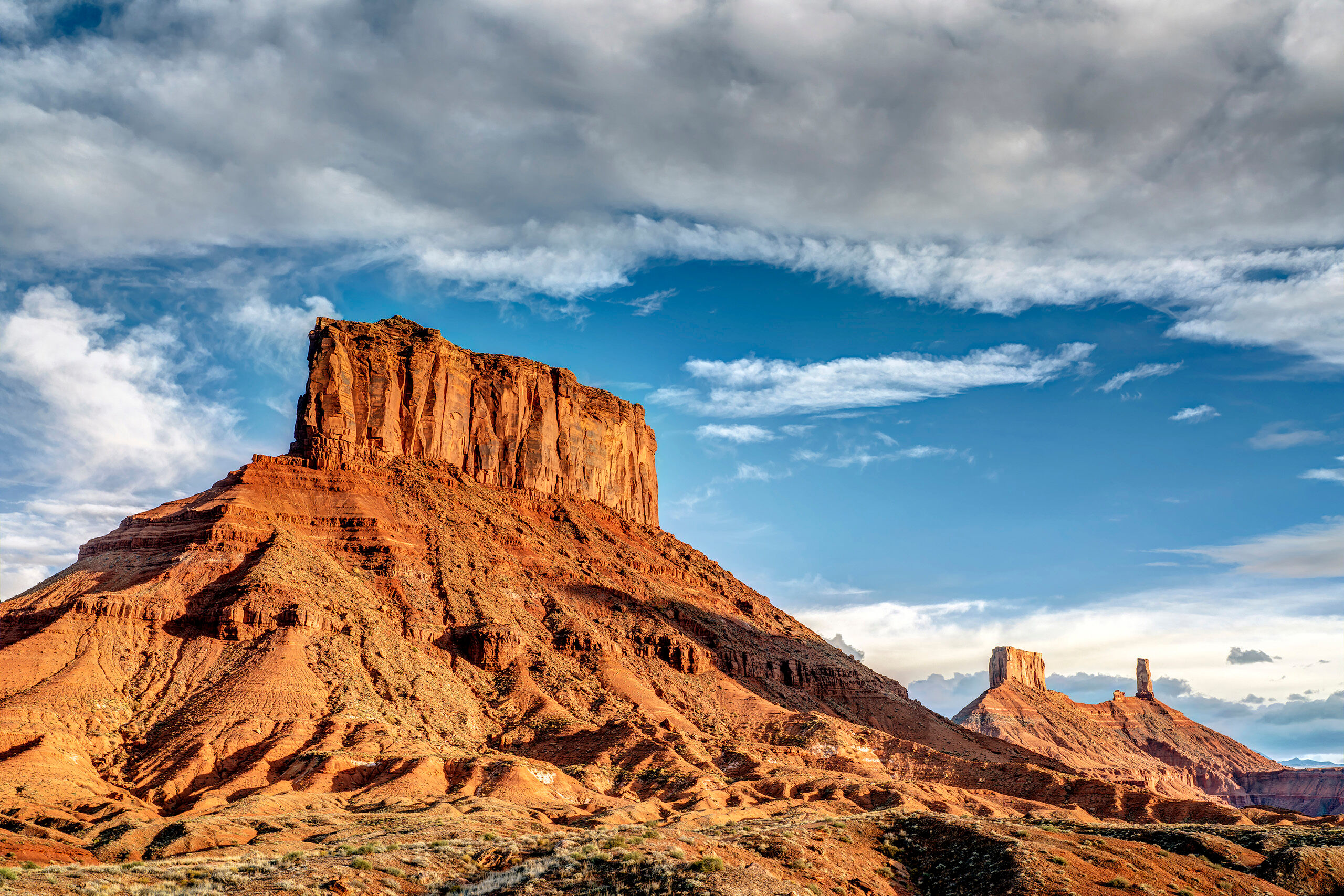Massive Buttes near Moab Moab, in eastern Utah, is in one of the prettiest places I've ever seen. Both Arches and Canyonlands National Parks are within...