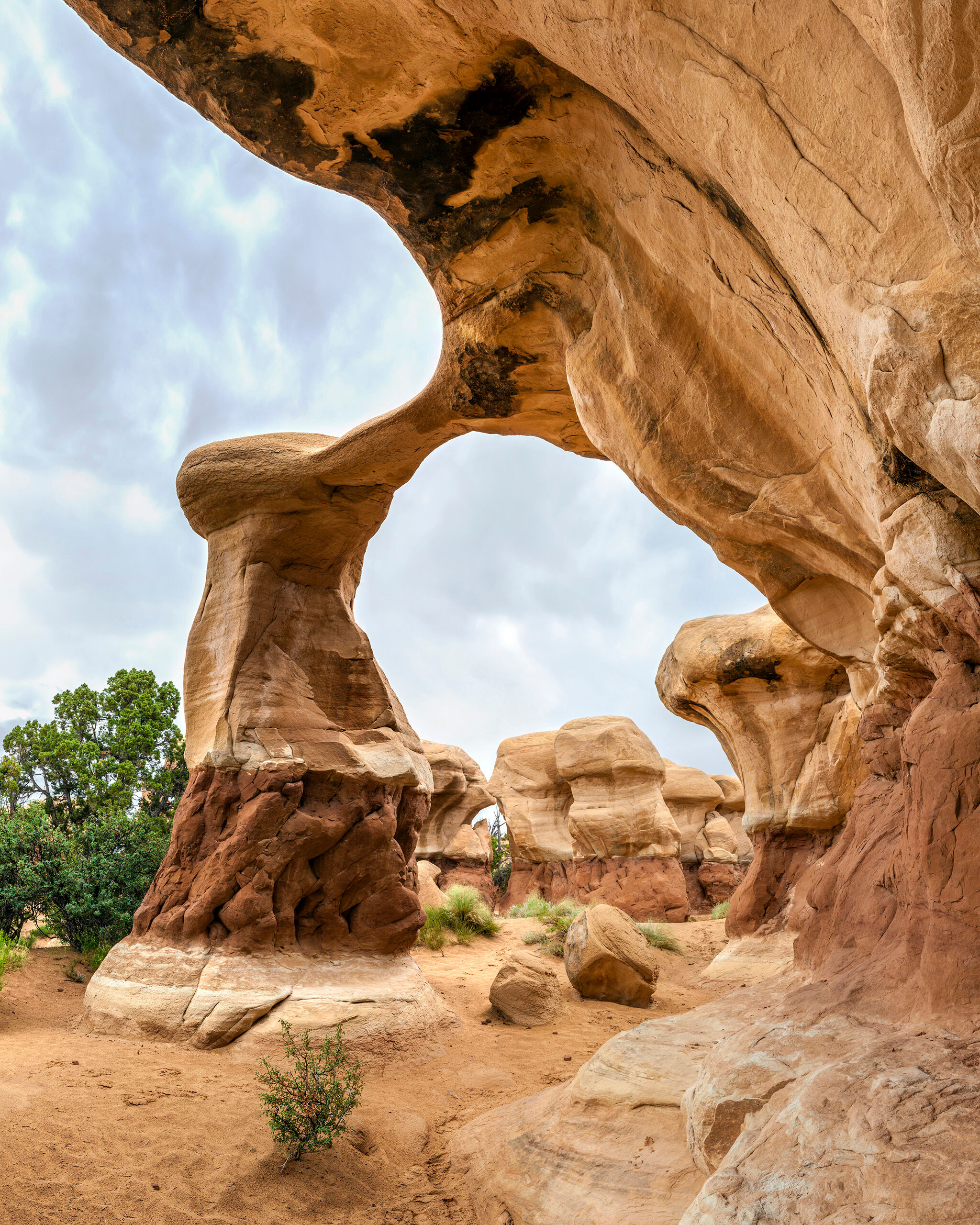 Metate Arch Metate Arch is probably the most famous formation found inside Grand Staircase-Escalante National Monument, in south central...