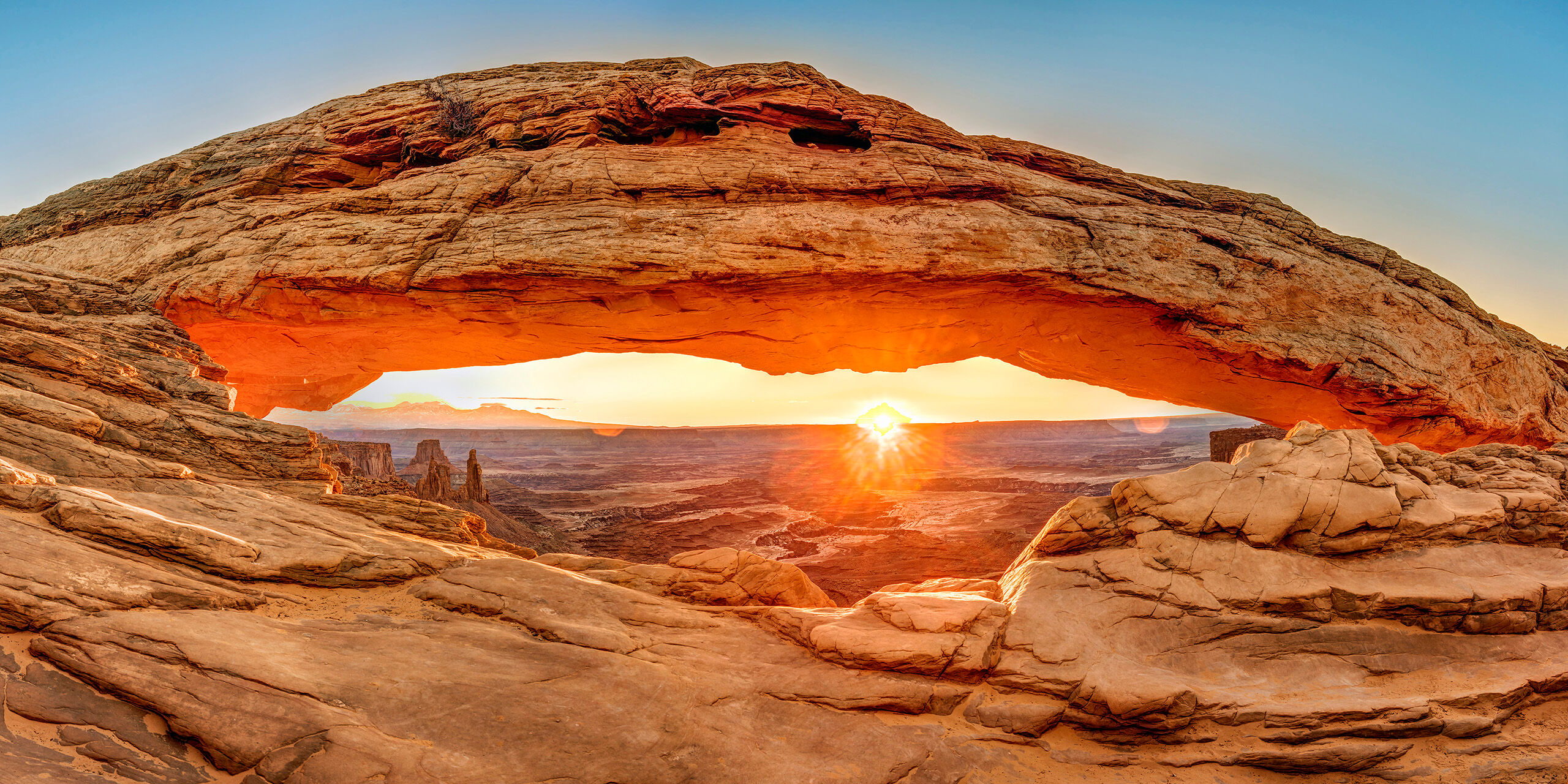 Sunrise at Mesa Arch Mesa Arch is a famous spot for landscape photographers, and for good reason. Although I've shot in Utah many times, I didn't...
