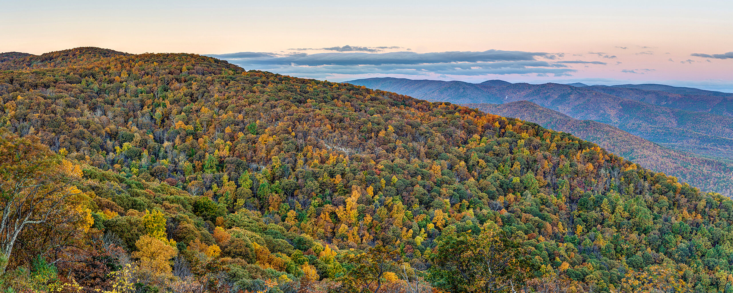 Fall on the Blue Ridge Parkway I've always wanted to shoot the Appalachian and other eastern-US mountain ranges in the fall, when many of these areas are famous...